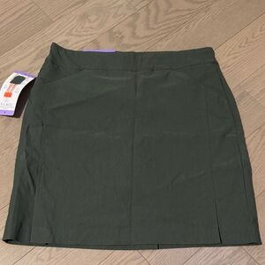 S.C.&CO Dark Green Skort, size 4